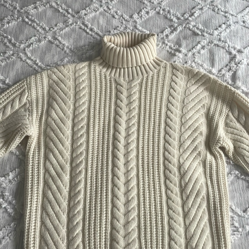 Beautiful soft lambswool sweater . Unisex